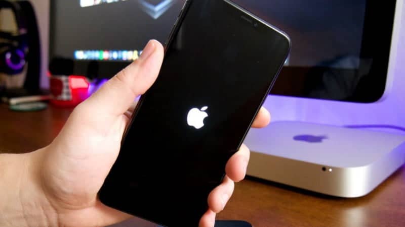 Obraz pokazujący, jak naprawić problem z zablokowanym logo Apple na iPhonie (i inne problemy z iOS) | 1D6u0_J7rHX97r2n5NqqE1g-DzTechs
