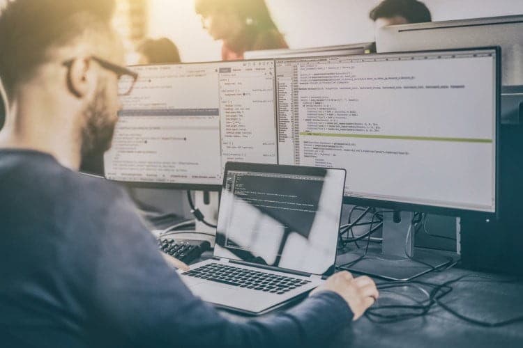 Bild von Softwareentwicklungsschritten, die alle Programmierer kennen sollten | 1LG114poLvUIPZ-QM1sEqng-DzTechs