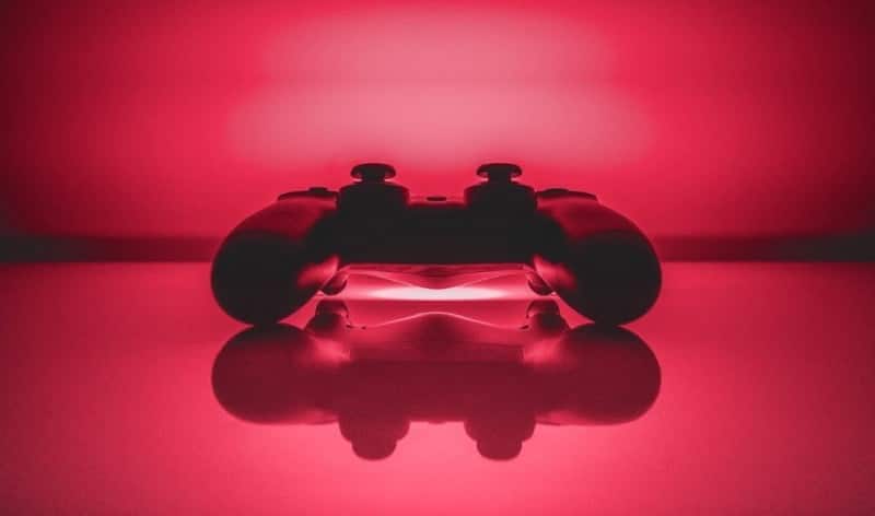 Εικόνα σύγκρισης μεταξύ του ελεγκτή DualShock 4 και του Switch Pro: Ποιο είναι καλύτερο για παιχνίδια υπολογιστή; | 1b6Vzstu3N07IaO9tVgFJiA-DzTechs