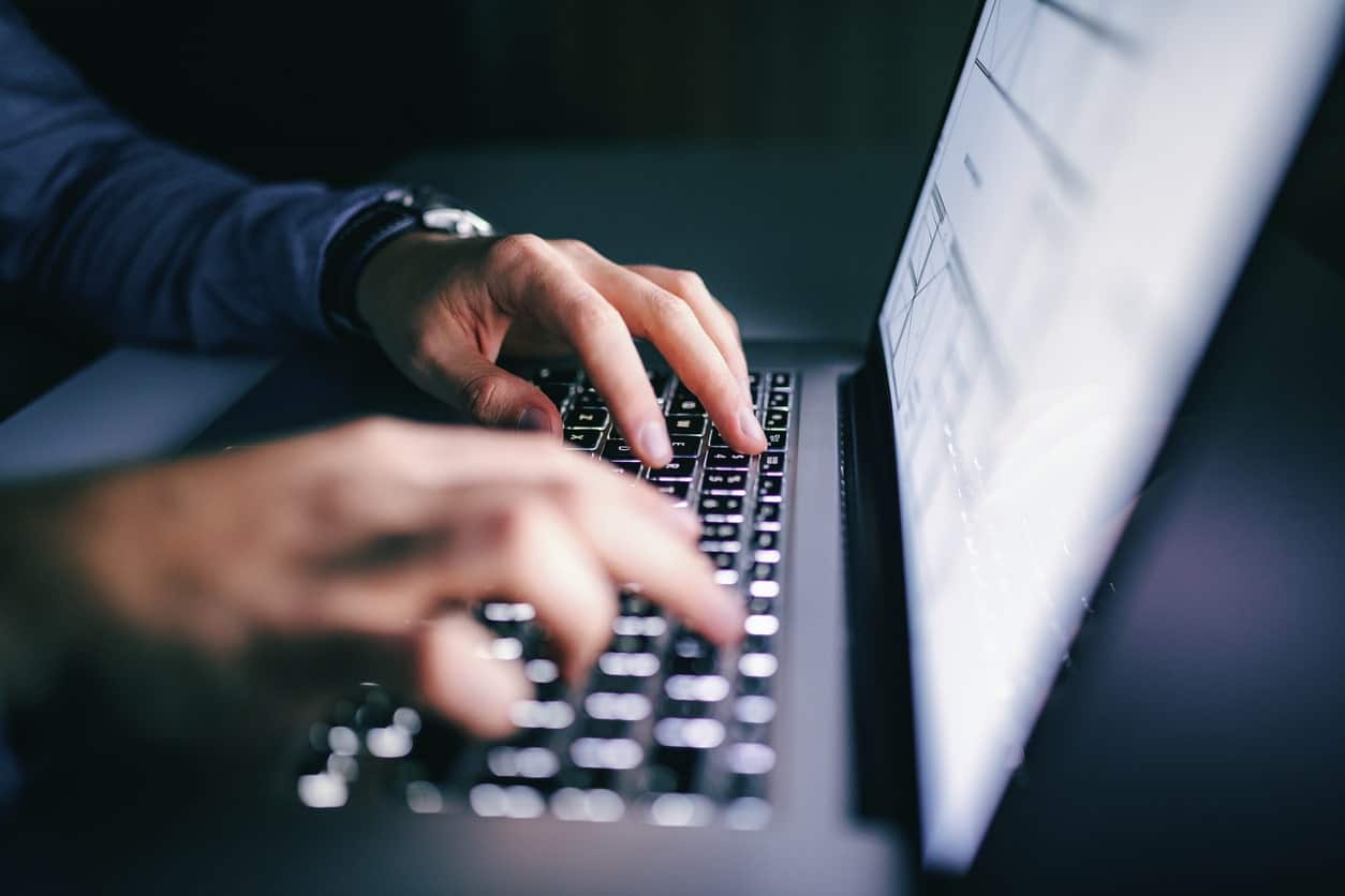 Immagine per Come essere produttivi quando il computer del lavoro è uguale al computer personale | istock-1091348950-min