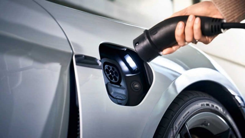 Obrazek Jak działa ładowarka akumulatora samochodu elektrycznego? | 1k4nhKWhXYuH6LTzlkWwyFQ-DzTechs