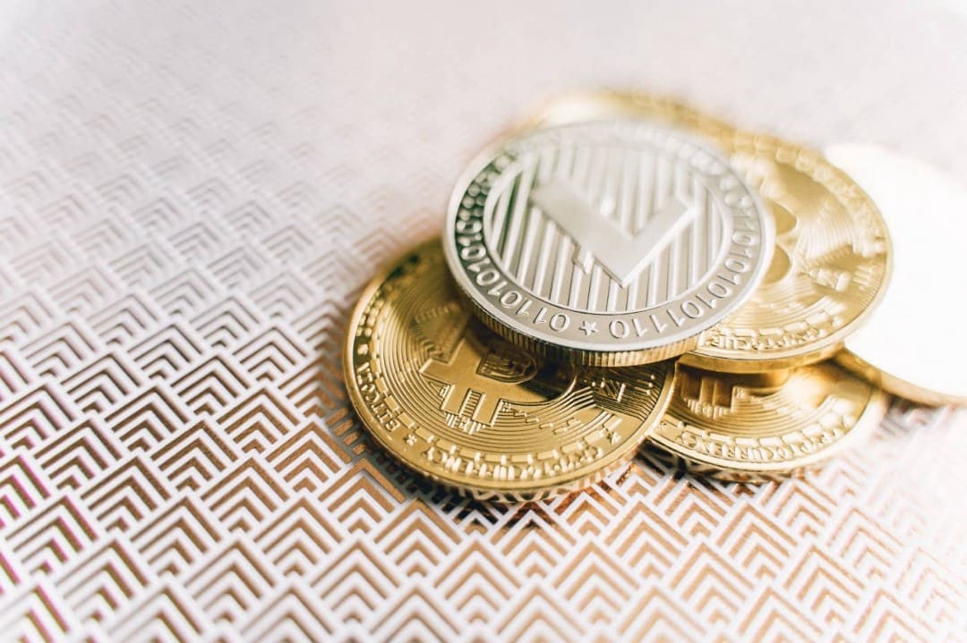 Bild vom Vergleich inflationärer und deflationärer Kryptowährungen: Was ist der Unterschied? | 1r0RVjMVJddmrs5pqw25gAQ-DzTechs