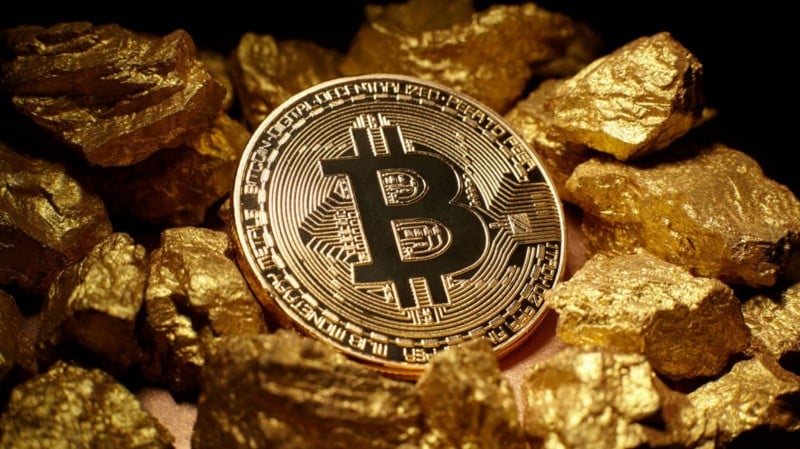 Immagine del confronto tra l'estrazione dell'oro e quella del Bitcoin: quale è più dannosa? | 11asIdR8-dznX52GcFi4nMg-DzTechs
