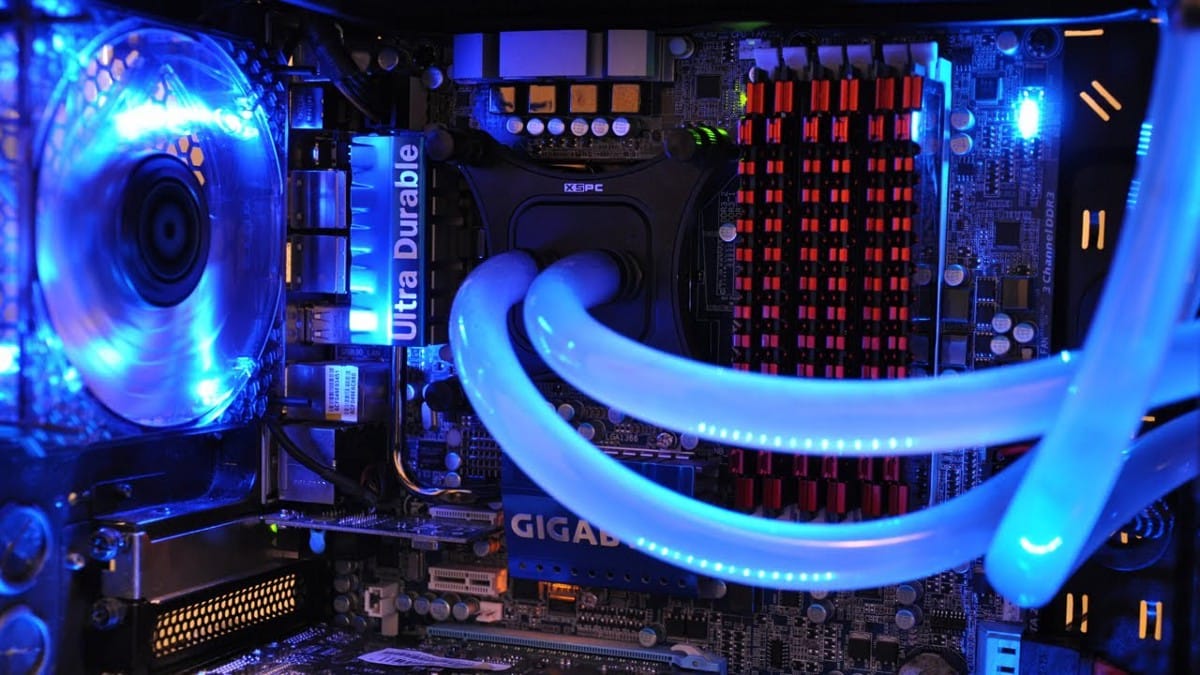 Afbeelding van Wat is een “alles-in-één” koeler? Heb ik er een nodig voor mijn gaming-pc? | 19RwQceRq07h4T_KotuY0ug-DzTechs