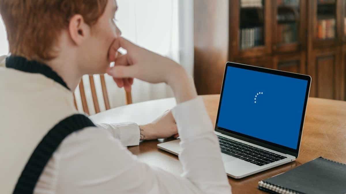 Immagine della maggior parte dei modi per risolvere Windows 11 bloccato in un ciclo di "Preparazione alla configurazione di Windows" | 1m0AgPbgMHFN5EM444RaV_Q-DzTechs