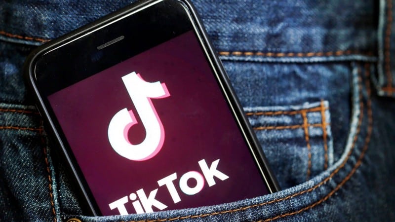 Bild zu Warum es Kindern nicht erlaubt sein sollte, TikTok ohne Aufsicht anzusehen | 1Hxj15e-Ffdpz9f0F9zYUfA-DzTechs