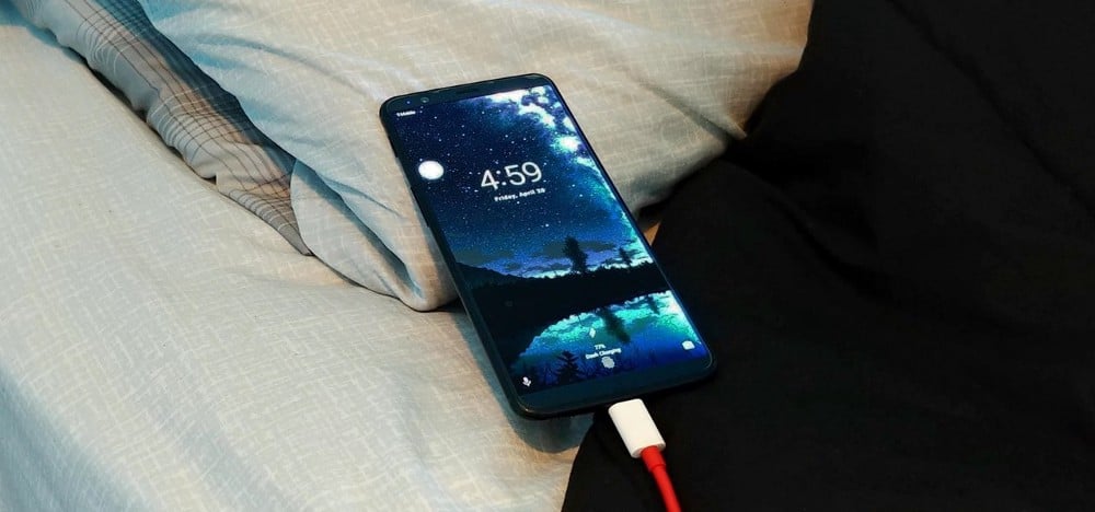 Bild von Smartphone-Ladegewohnheiten, die die Akkulaufzeit verbessern | 1DnyTqIaqbzMwmEnLmoFeFw-DzTechs
