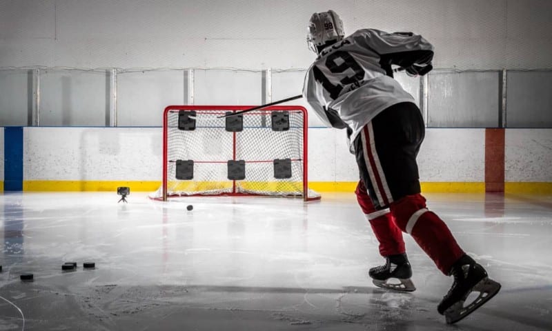 Immagine dei tipi di tecnologia che è possibile utilizzare per migliorare gli allenamenti e gli allenamenti di hockey | 104tT68yrENch_FYlT-hGpQ-DzTechs