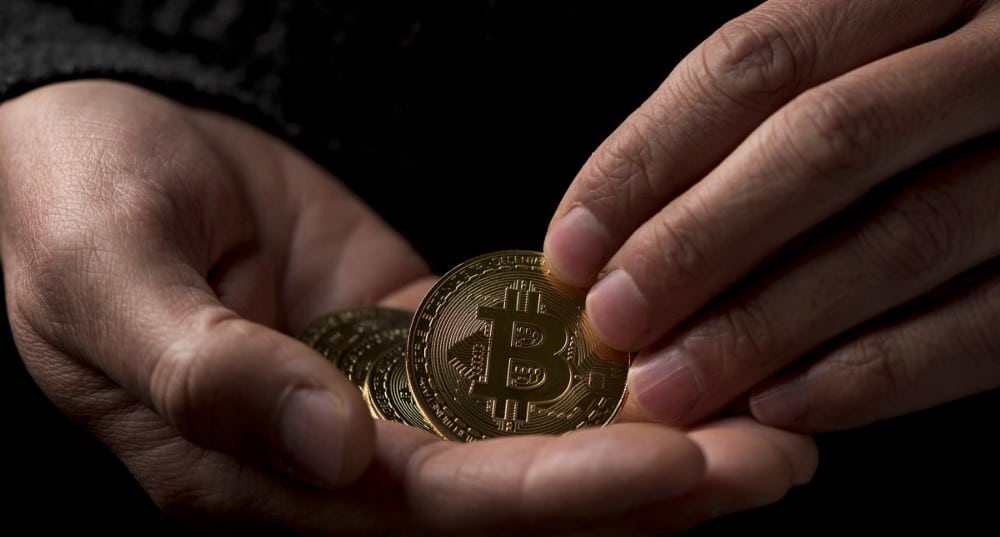 Obraz przedstawiający kroki, jakie platformy kryptowalutowe powinny podjąć, aby zapobiec oszustwom | 1lfLzltOtqDF1Al03JddJgQ-DzTechs