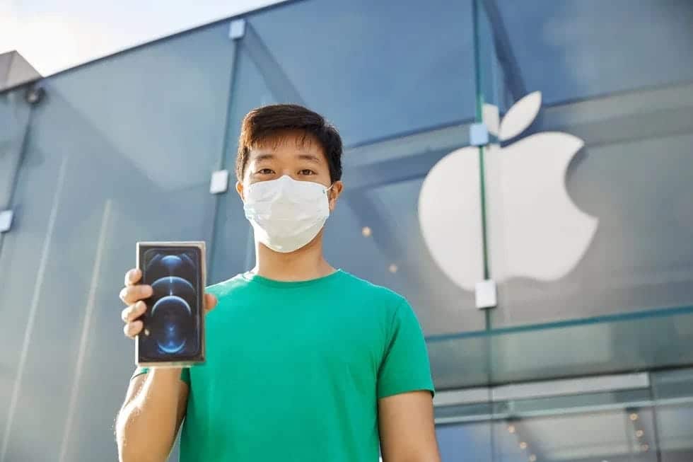 Immagine di Dovresti acquistare il tuo iPhone da Apple o dal tuo operatore telefonico? | 1D2xSJ-Xe-4RM2-0qDQ-WHw-DzTechs