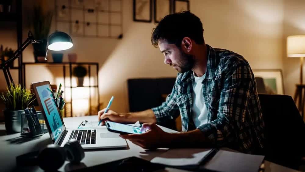 Imagen de trabajos ideales para quienes les gusta trabajar de noche | 1DnsvsJd__5V-I5k2auX8jA-DzTechs