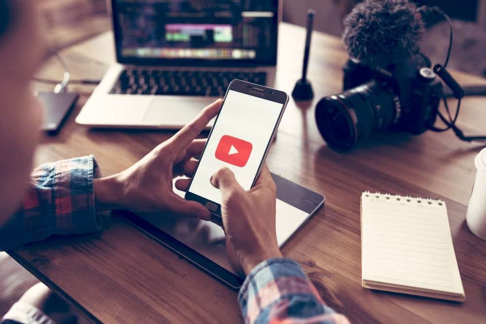 Obrazek: Jak zostać YouTuberem: Kompletny przewodnik | 1MMwm9j04g6M01iceA1eOdg-DzTechs