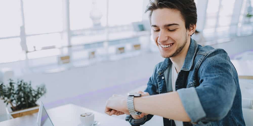 Immagine di Come sviluppare una mentalità professionale oltre l'orario di lavoro tradizionale | 1AYtwTq5Qc7KQjEn04BdEqw-DzTechs