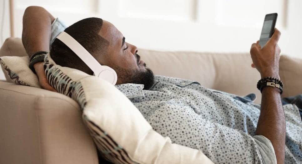 Bild davon, wie die Solfeggio-Frequenz helfen kann, Stress abzubauen und die Entspannung zu steigern: Beste Apps | 1_xgwDam9X3kGSMx_0RkSqQ-DzTechs