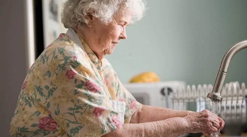 Imagem de como a tecnologia wearable pode ajudar a melhorar a qualidade de vida dos idosos | 13GmxLR1amYPYoxmb4wOkWg-DzTechs