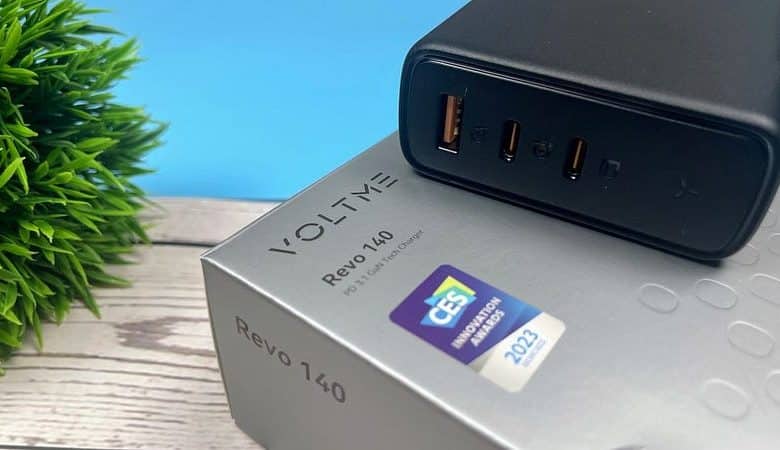 Immagine della recensione del caricatore da muro USB-C Voltme Revo 140: ricarica rapida per più dispositivi | 1faWzujbhaW5m-9ZC95wN3Q-DzTechs