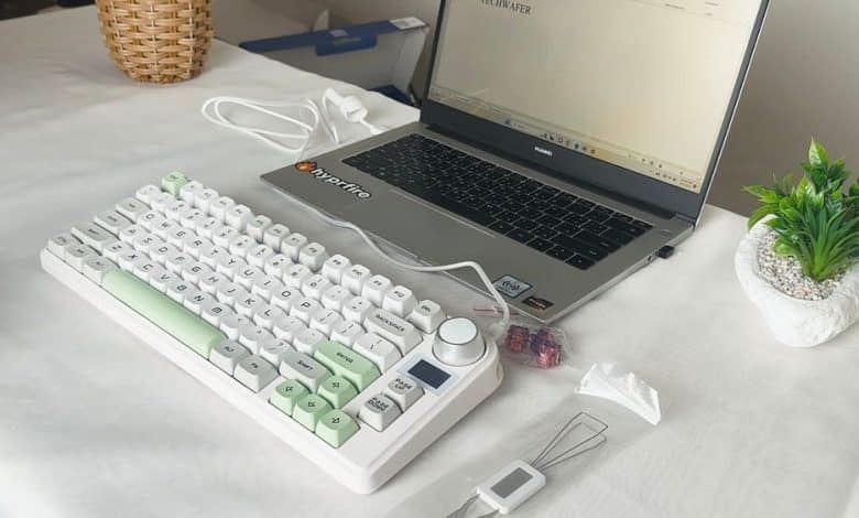 Foto des Epomaker TH80-X-Erlebnisses: 75 % mechanische Tastatur mit wirtschaftlichem Design und erweiterten Funktionen | 1RM1TTdNq1hM_jYDNOziqnQ-DzTechs