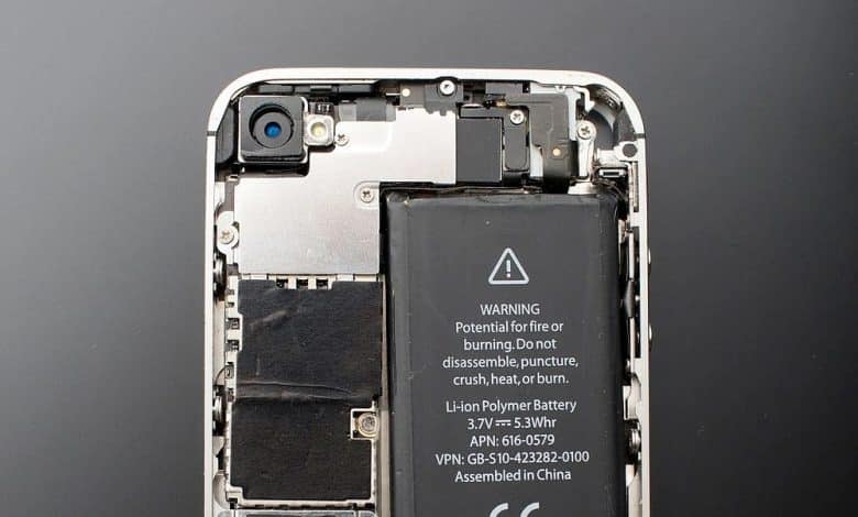 Un'immagine delle opzioni disponibili per sostituire la batteria dell'iPhone 1THbPNGbpkZUKm-rMus9Ybw-DzTechs