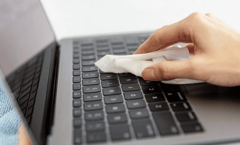 Bild der besten Möglichkeiten, die Tastatur von Viren und Bakterien zu reinigen und zu sterilisieren | 1ZGRU81Gc-MxTdu9qb3lpyA-DzTechs