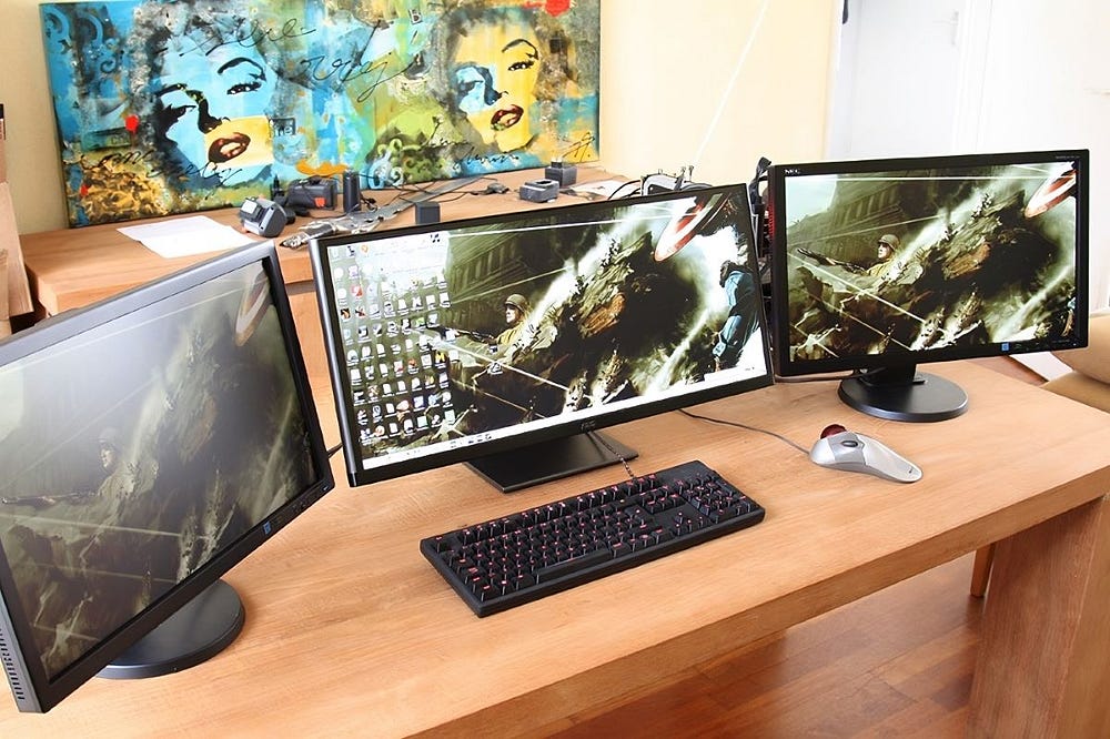 使用 AMD Eyefinity 將多個顯示器合併為一個的圖像 | 15fv3ChWlOikB4GcDp_9pTg-DzTechs