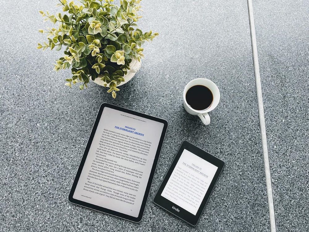Ein Bild der Gründe, warum ich zum Lesen das iPad durch ein Kindle-Gerät ersetzt habe | 1k7uIocRpOmpzuxaUmTr6Cg-DzTechs