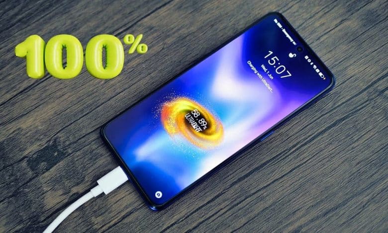 為什麼儘管警告越來越多，我仍繼續將設備充電至 100%？