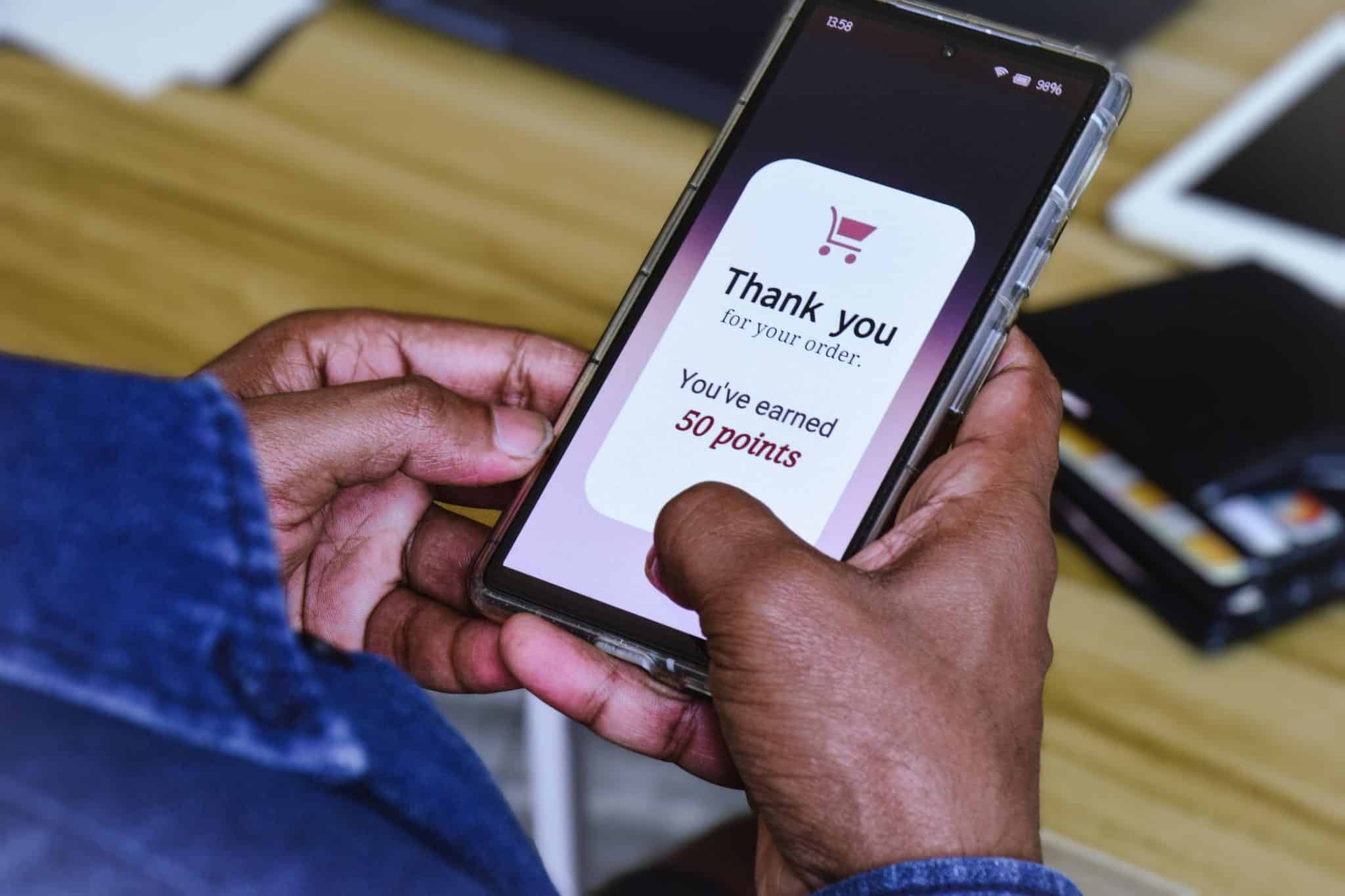 Effectuez un achat sur un site Web et ajoutez des points à votre programme de fidélité