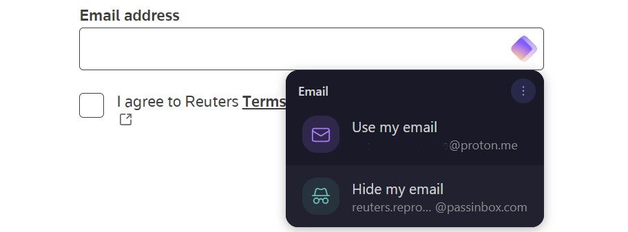 Uno screenshot che mostra Proton Pass che genera e consiglia di nascondere i miei alias email