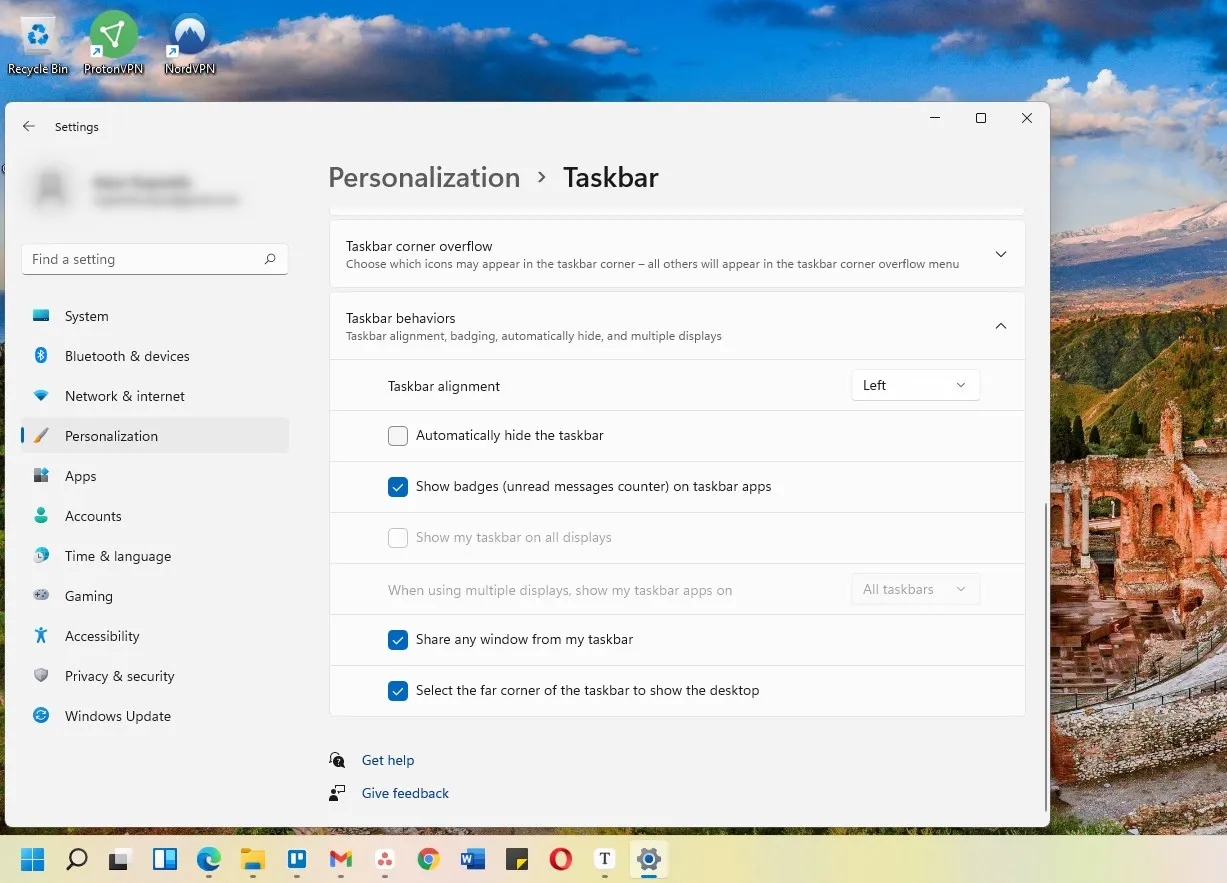 Icone allineate a sinistra sulla barra delle applicazioni di Windows 11