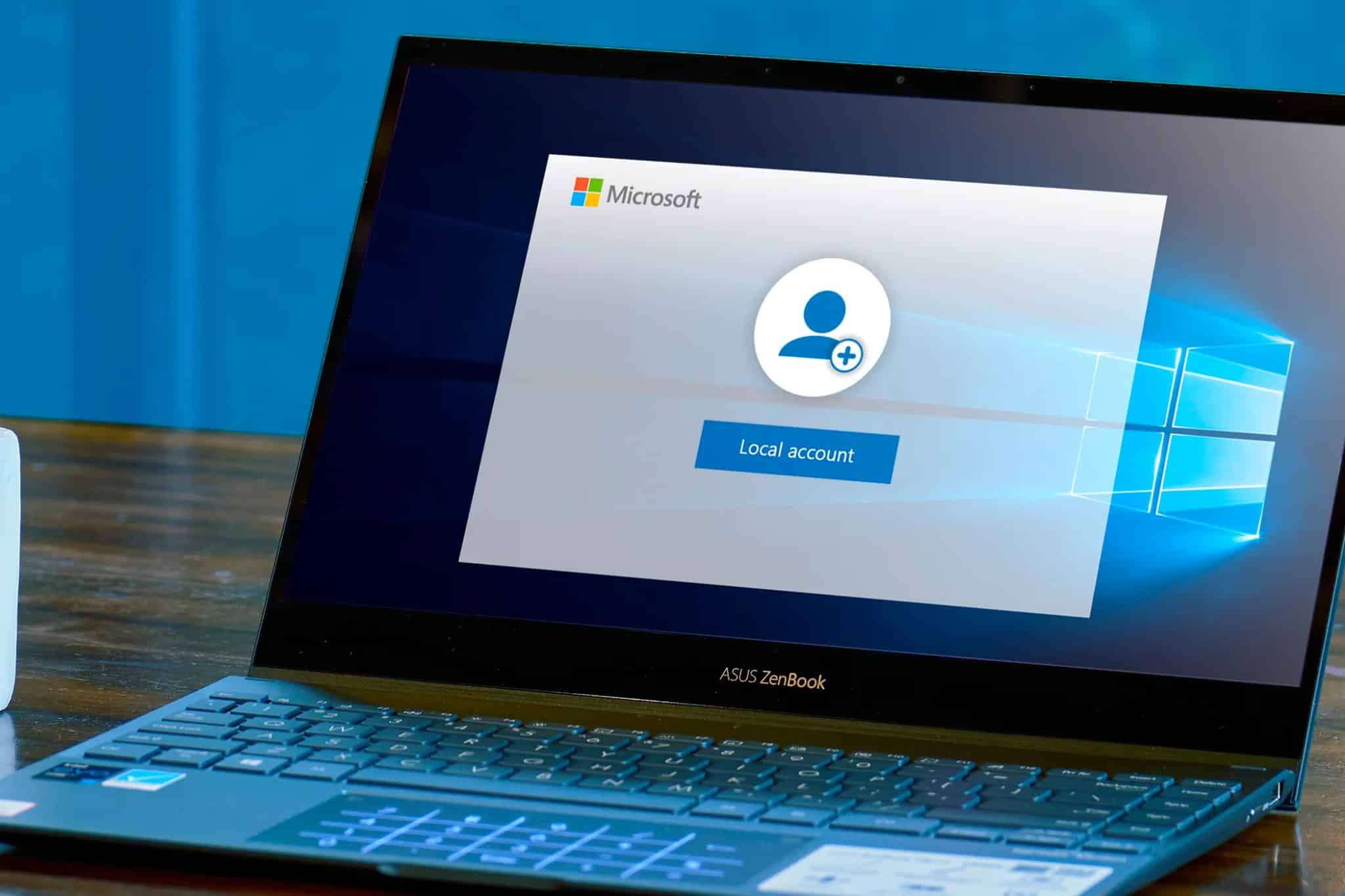 Windows 10 筆記型電腦附有「建立本機帳戶」畫面。