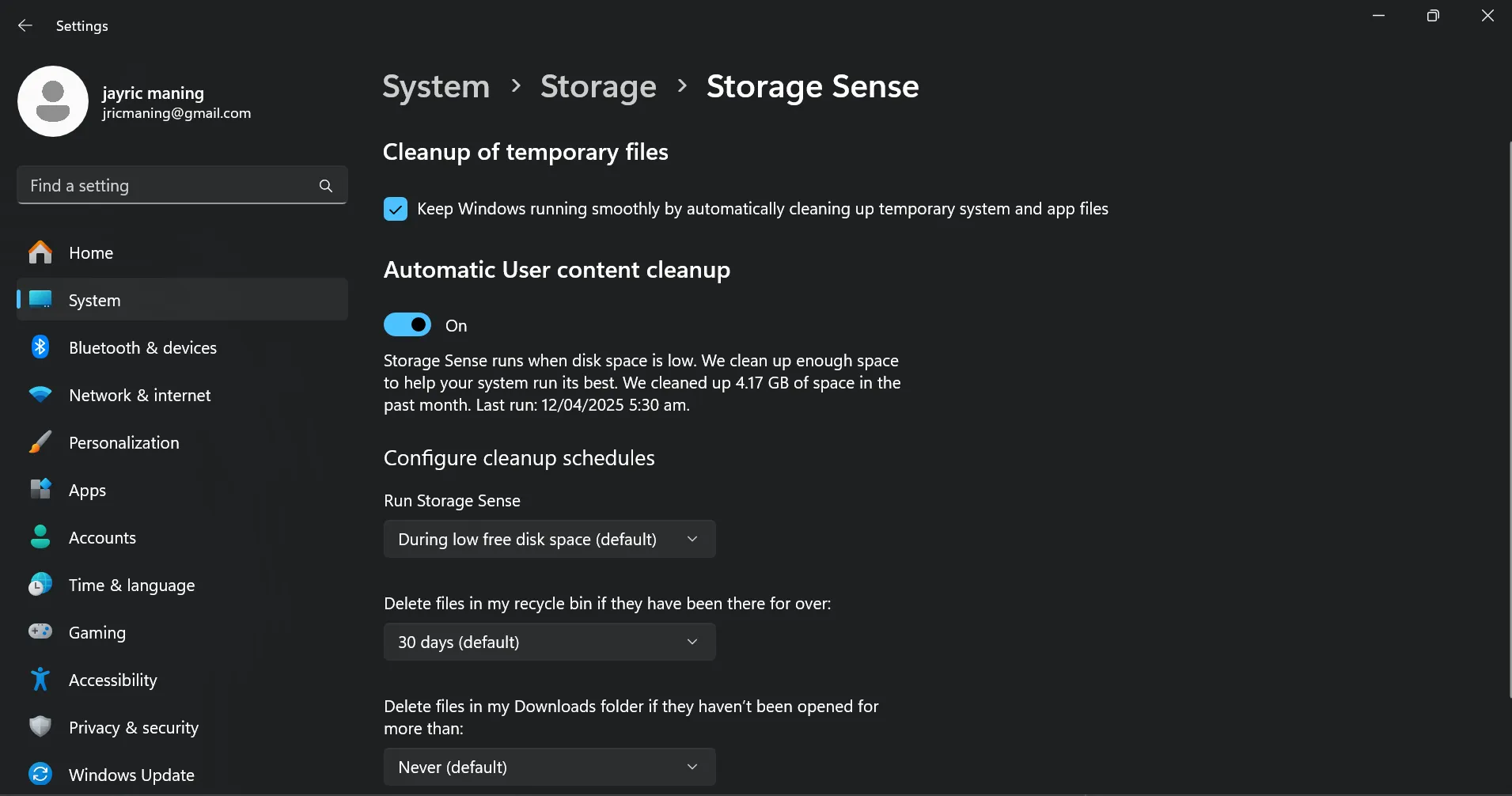 使用 Windows 中的 Storage Sense 釋放空間