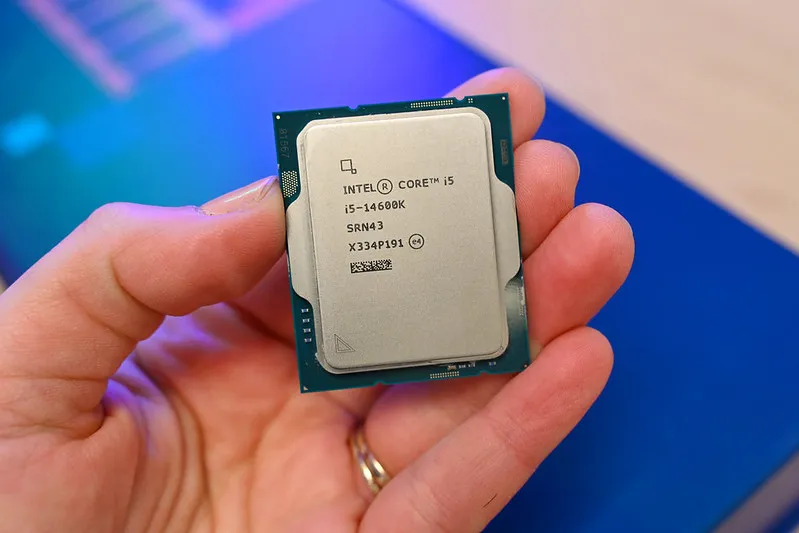 Przód procesora Intel Core i5 Gen 14 CPU-2