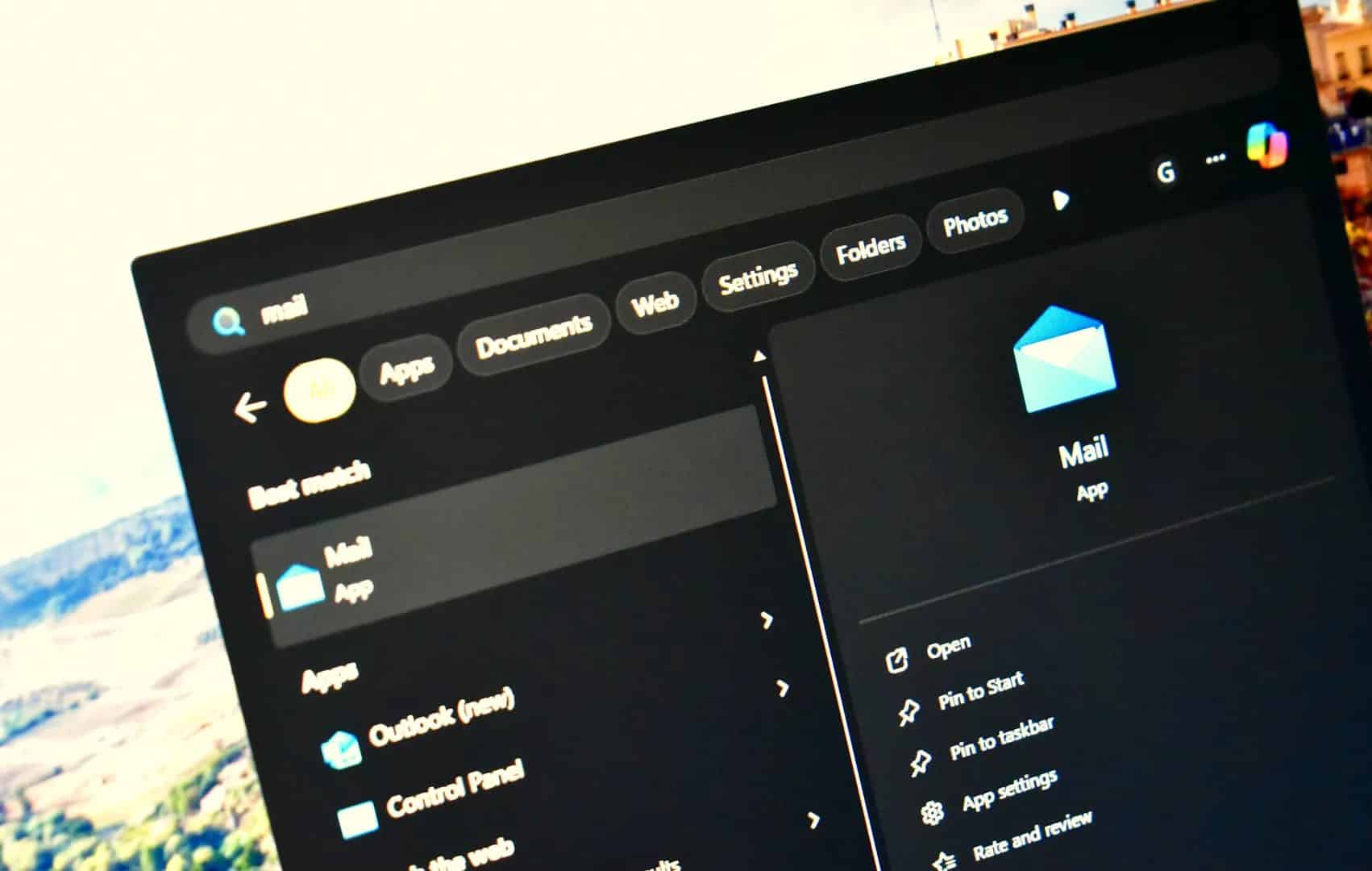 Application de messagerie dans le menu Démarrer sous Windows 11.