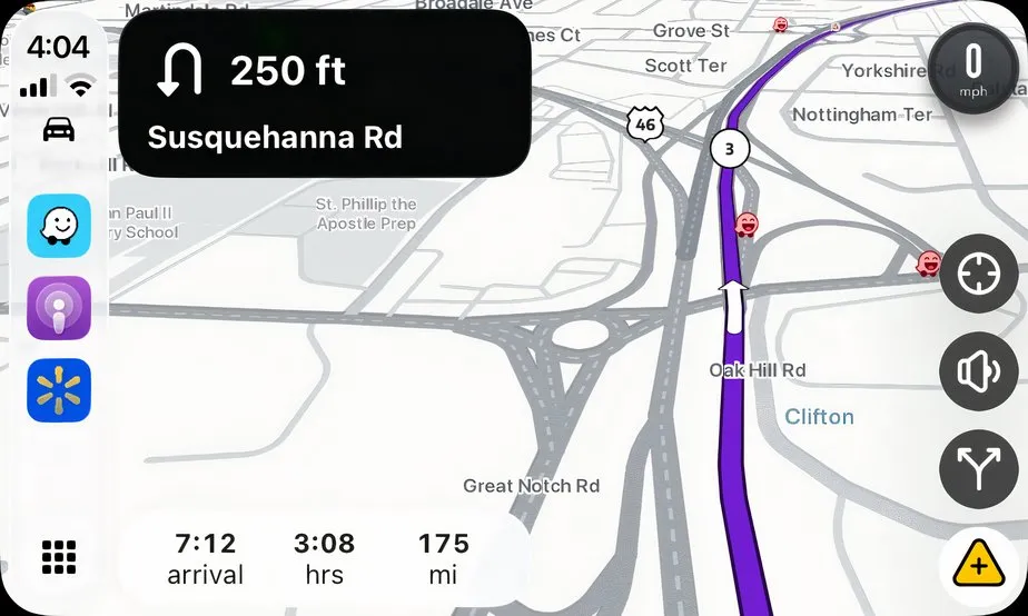 Screenshot der Waze-App auf Apple CarPlay.