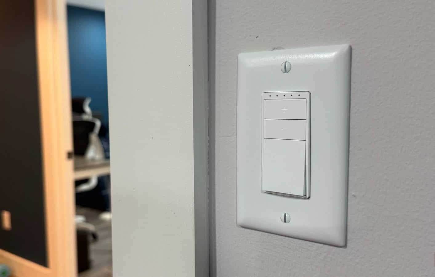 Intelligente Glühbirnen werden überbewertet: Intelligente Schalter sorgen für mehr Effizienz und eine bessere Lichtsteuerung.