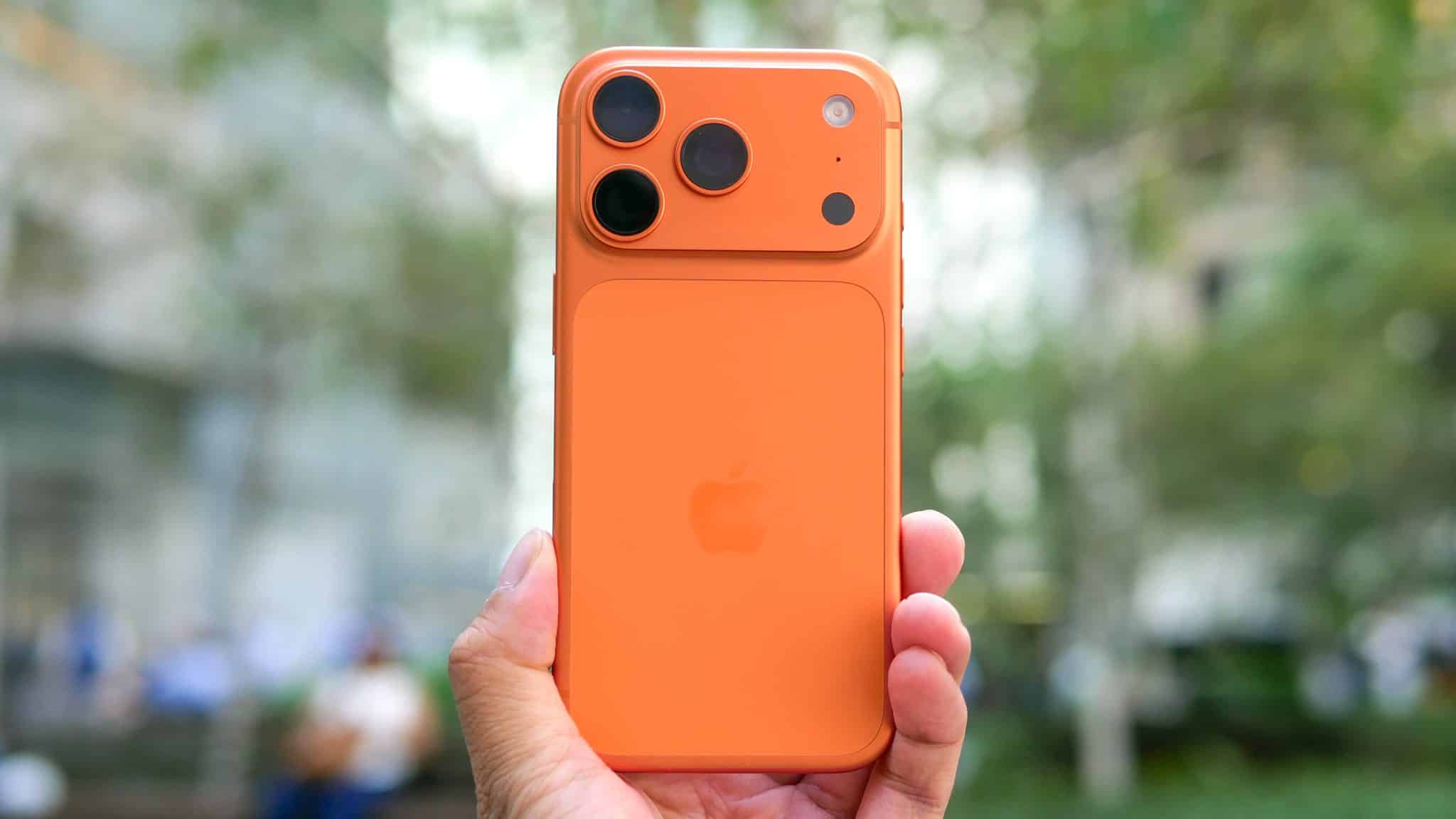 مراجعة لهاتف iPhone 17 Pro.