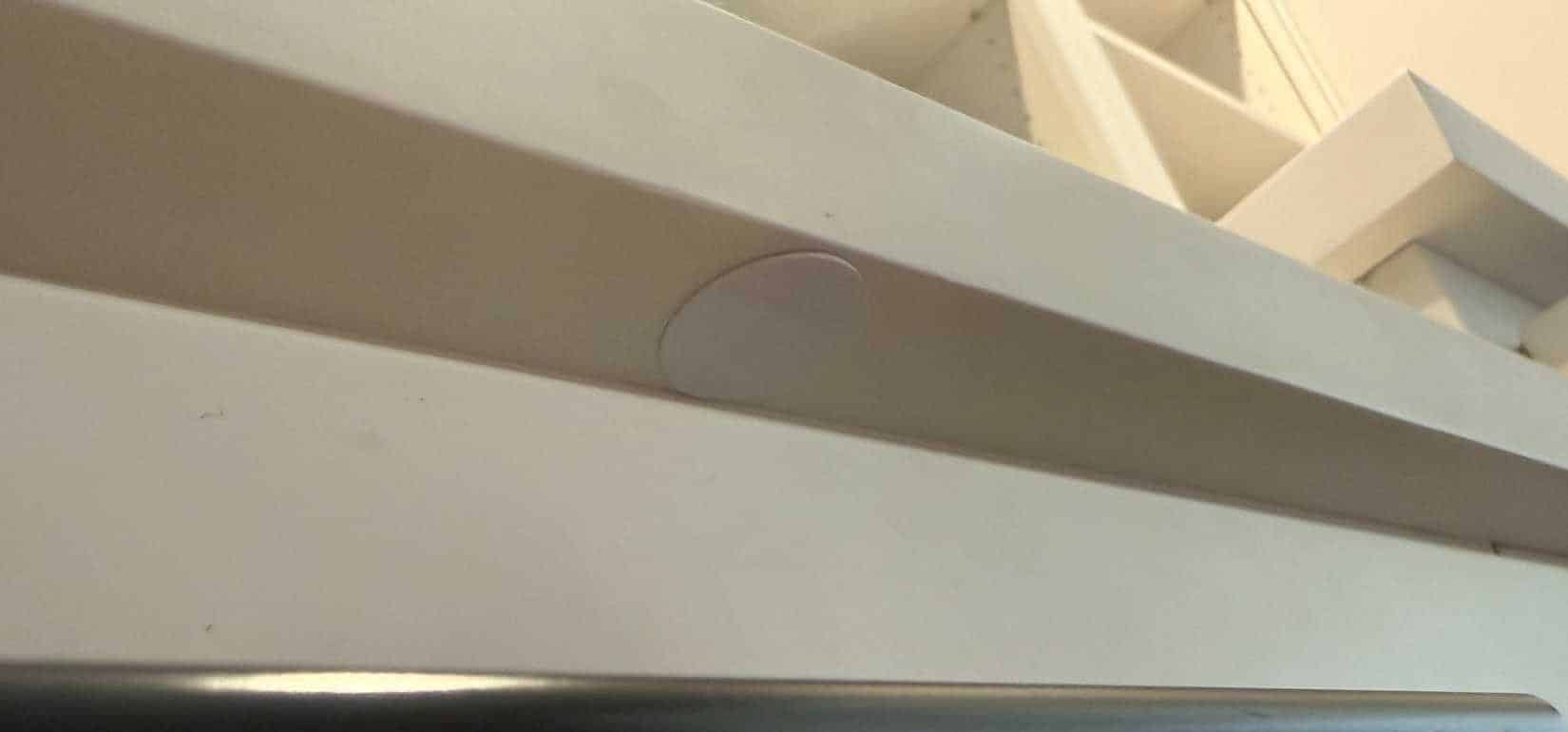 ετικέτα nfc κάτω από το γραφείο