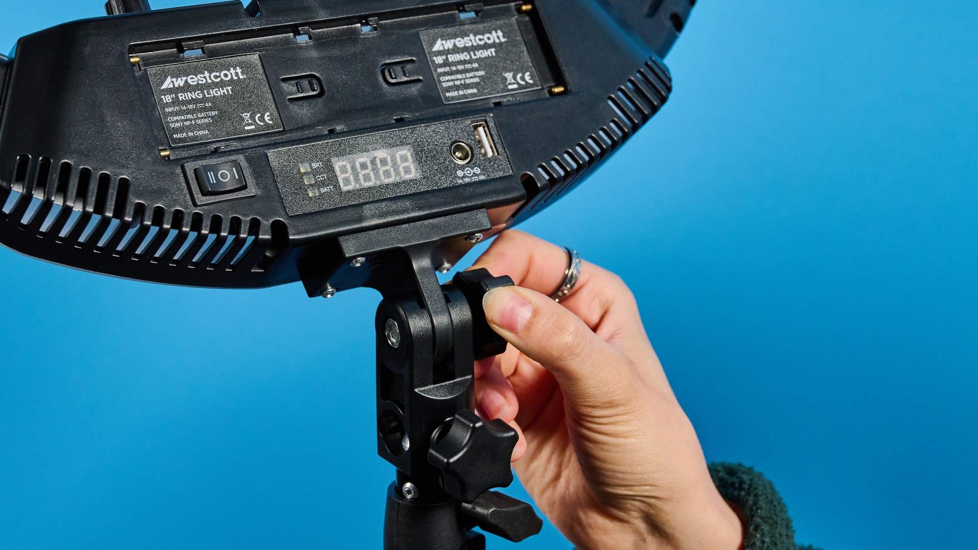 حلقة إضاءة Westcott 18-inch Bi-Color LED Kit