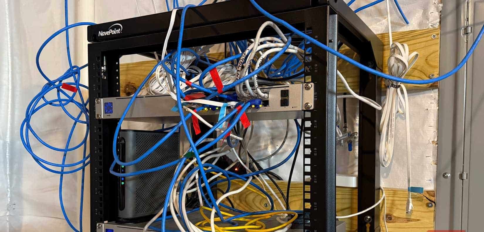 bodrumdaki ubiquiti yönlendirici