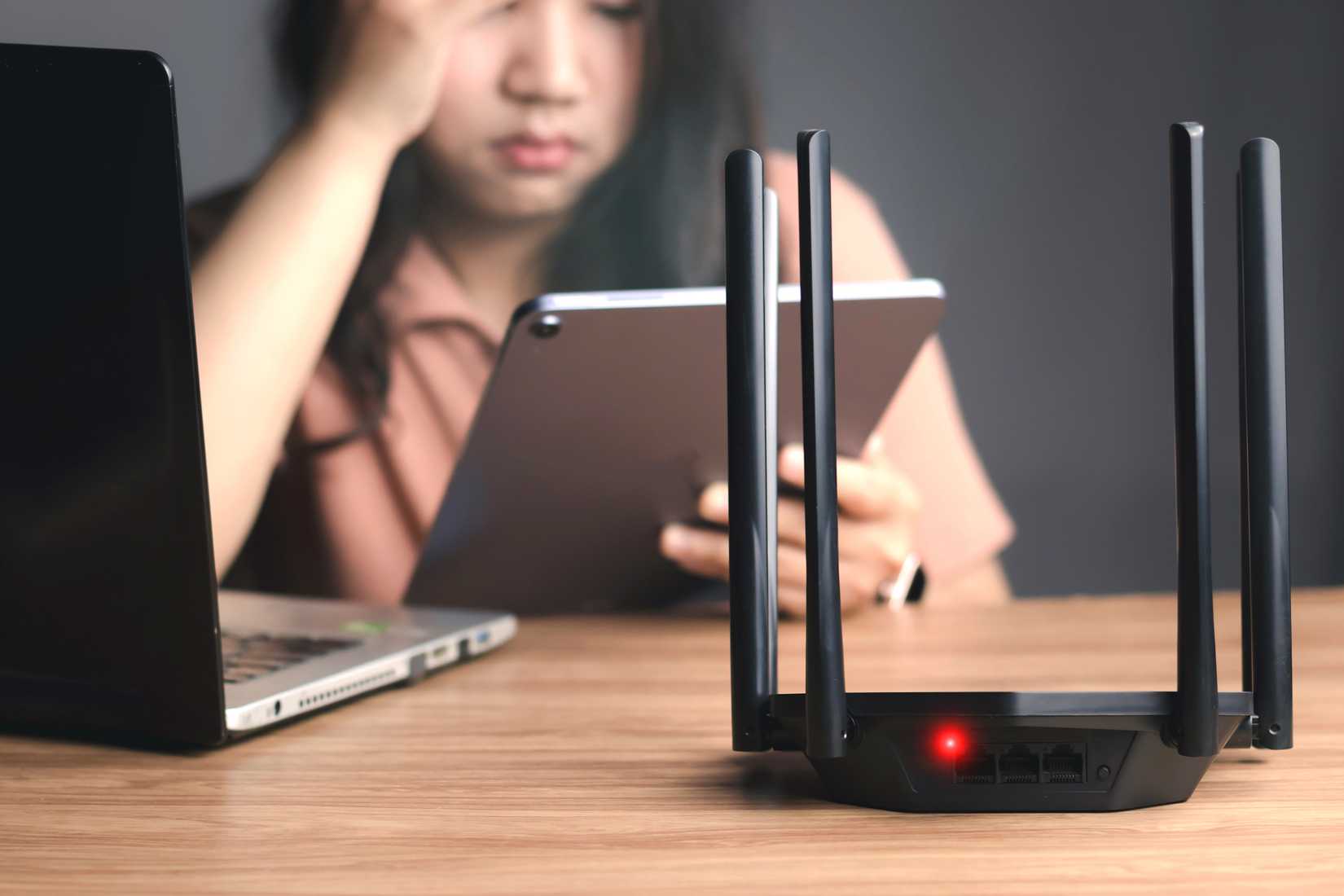Il router Wi-Fi mostra la luce rossa di errore