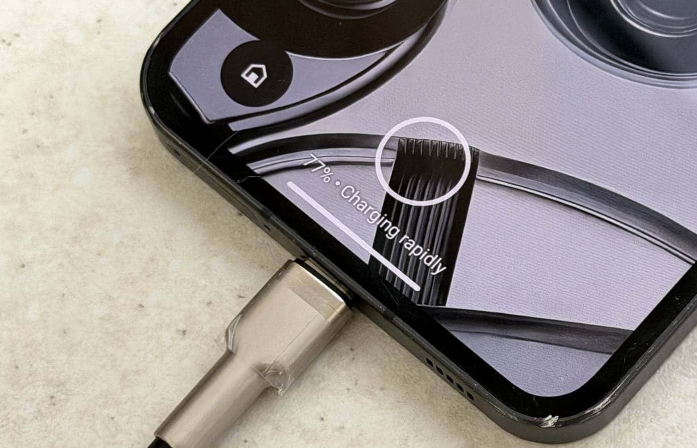 Łatwo zidentyfikuj kabel USB, który nie ładuje się szybko.