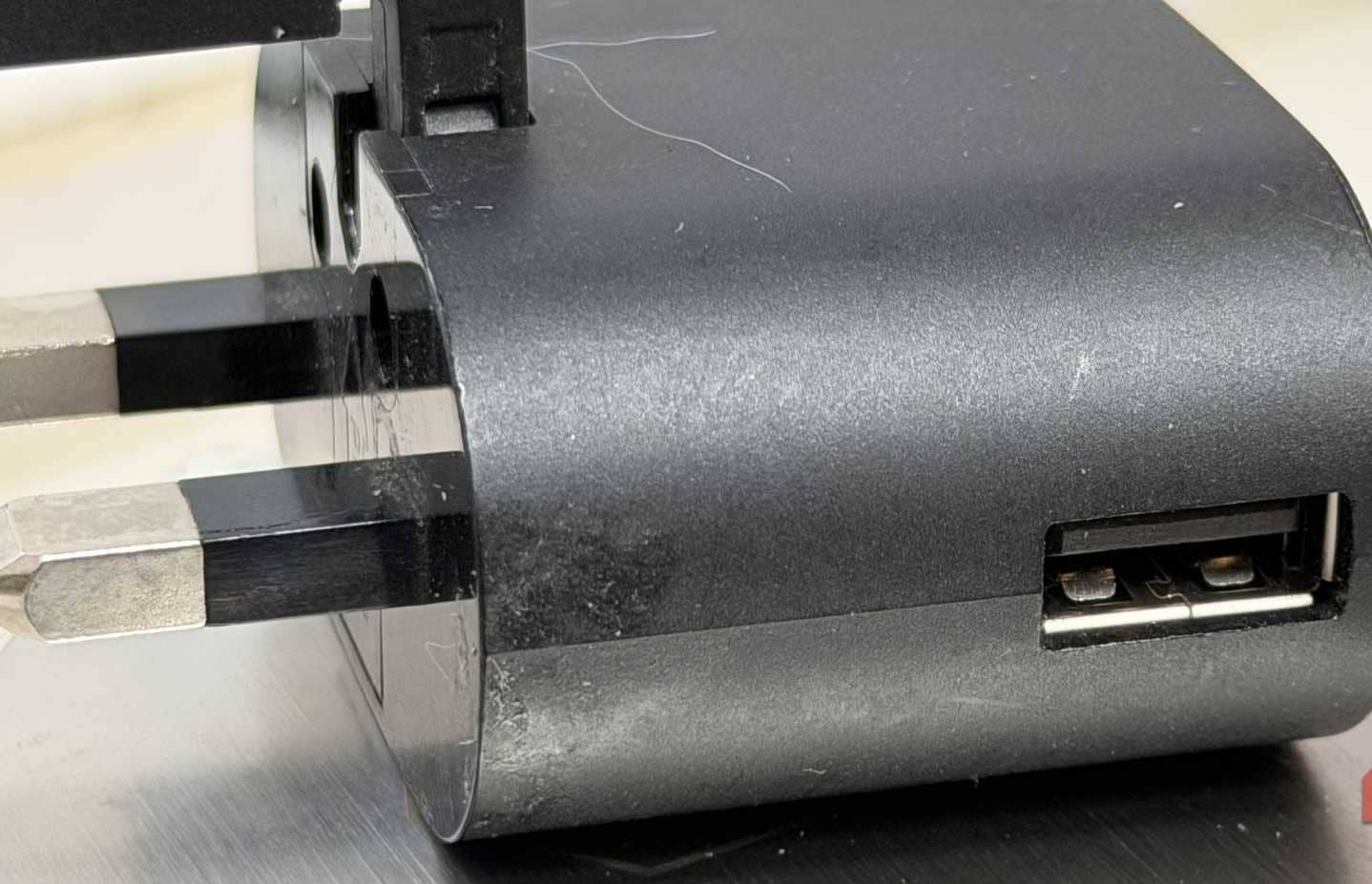 Zbliżenie ładowarki USB-A
