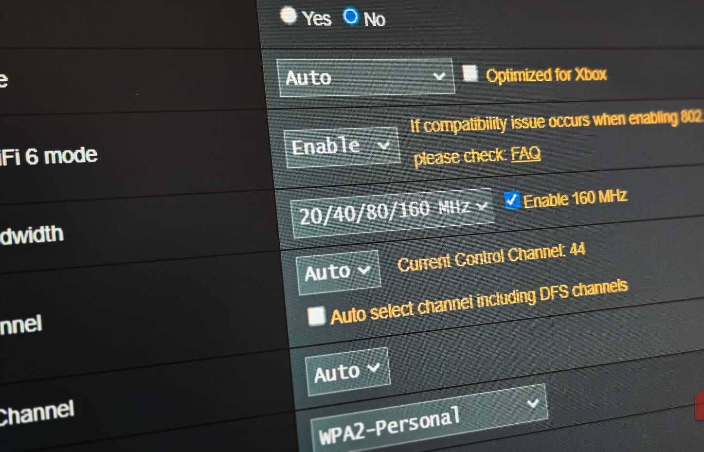 Un canal de 160 MHz est activé sur un routeur Asus.