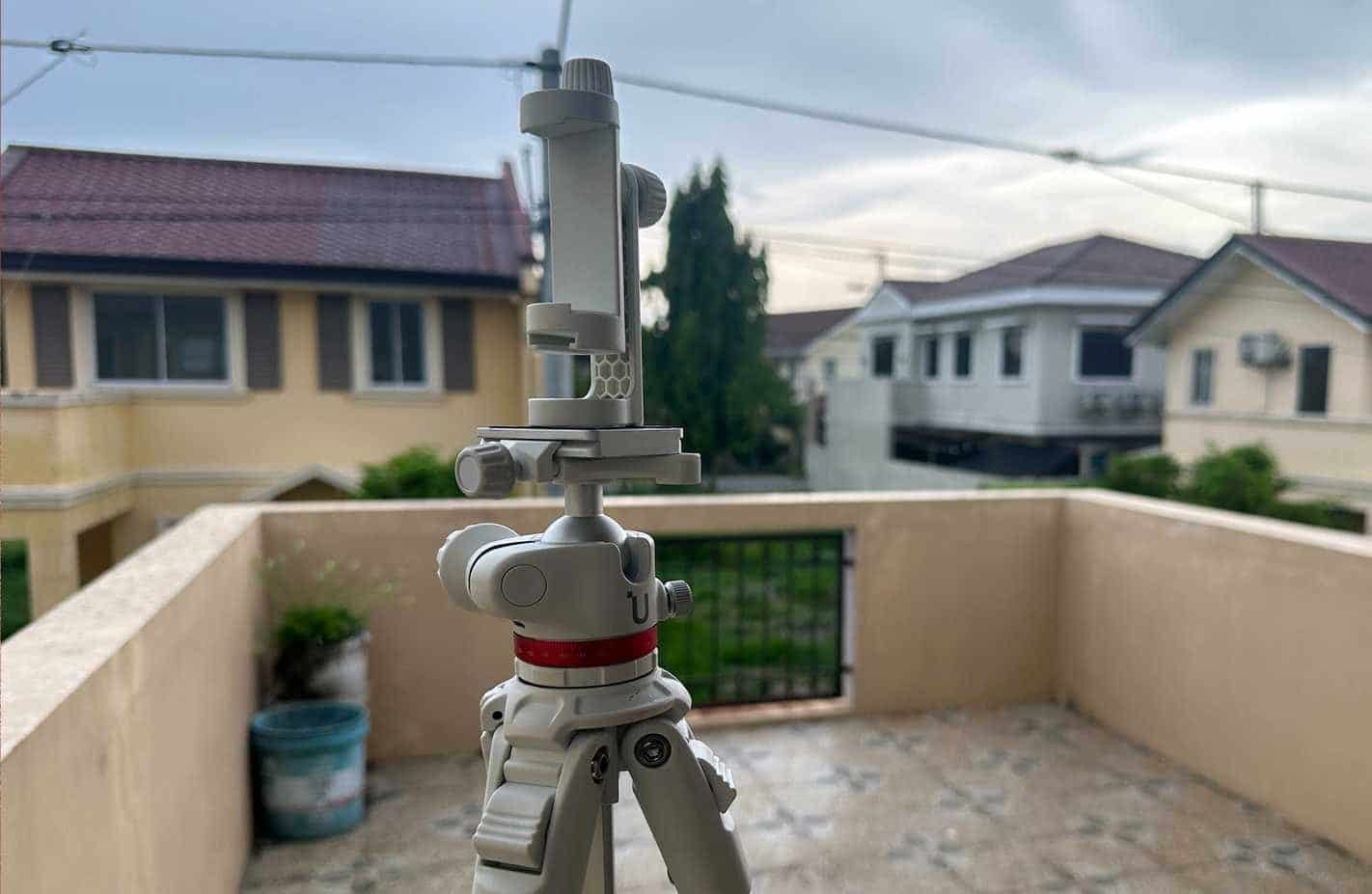 Treppiede leggero di qualità DSLR con supporto per smartphone