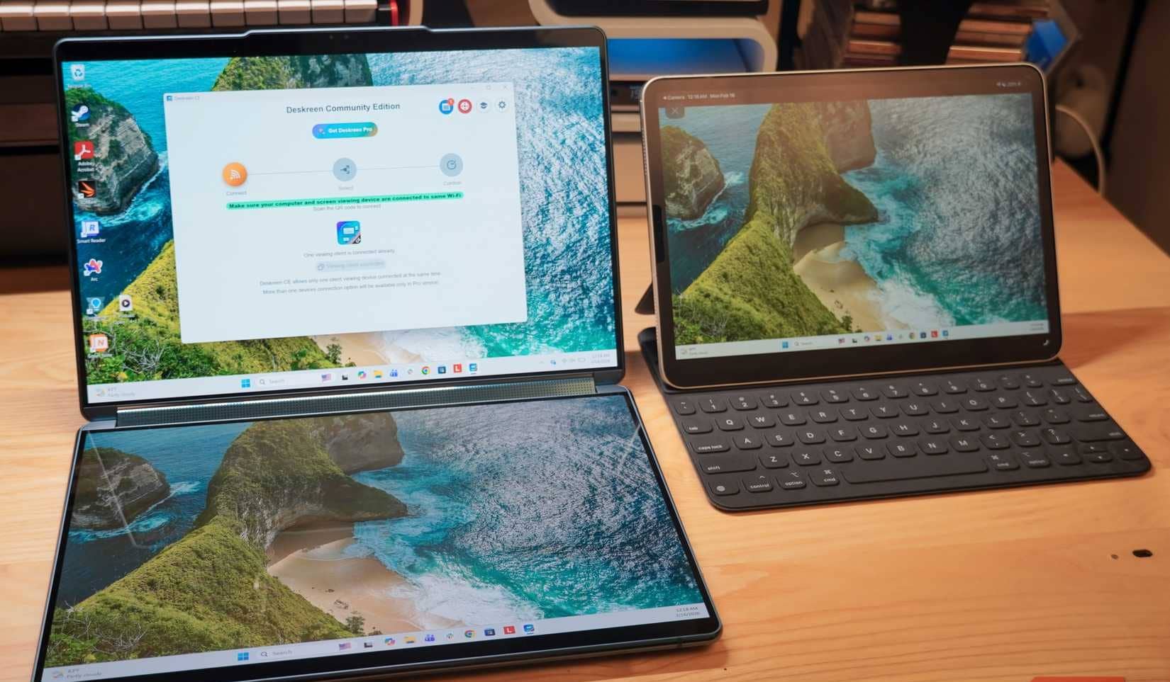 Deskreen è collegato a un iPad e a un laptop Windows.