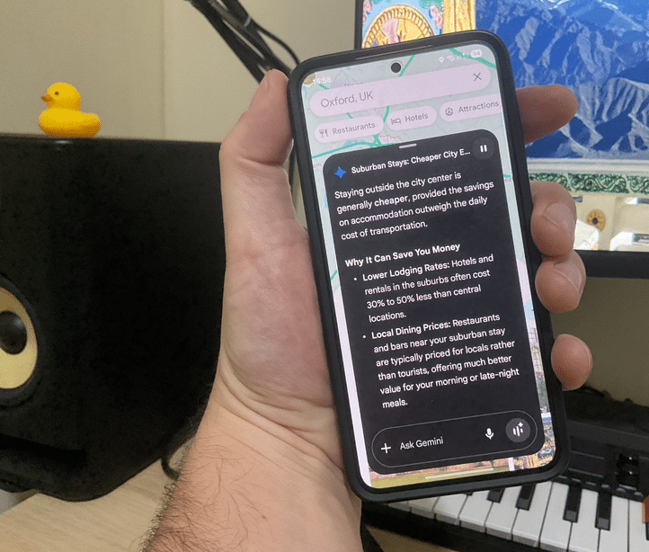يقدم Gemini نصائح لإقامة أرخص.