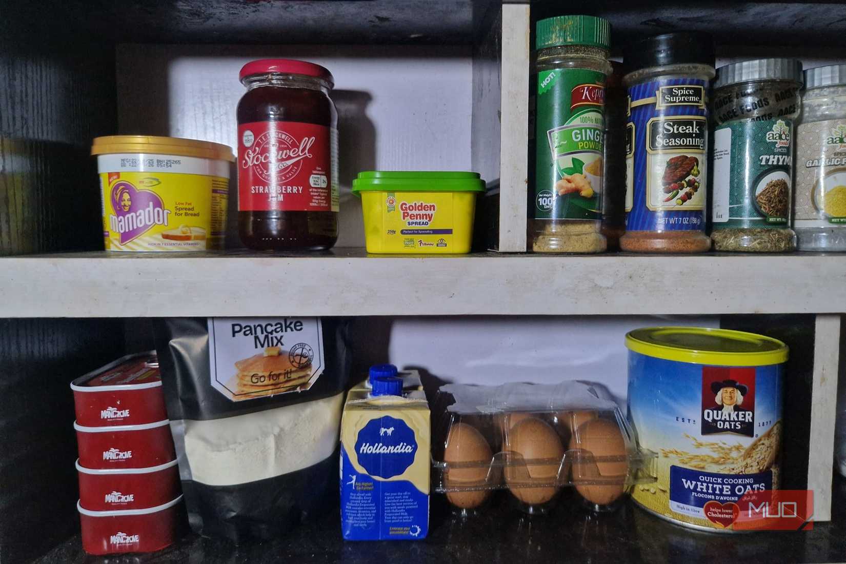 Ingredienti sullo scaffale.