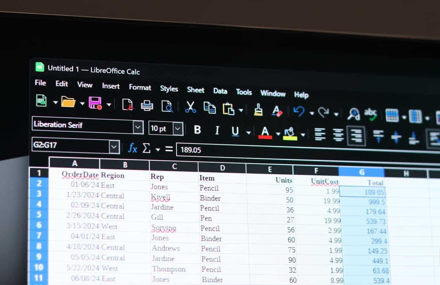 LibreOffice Calc με δείγματα δεδομένων.