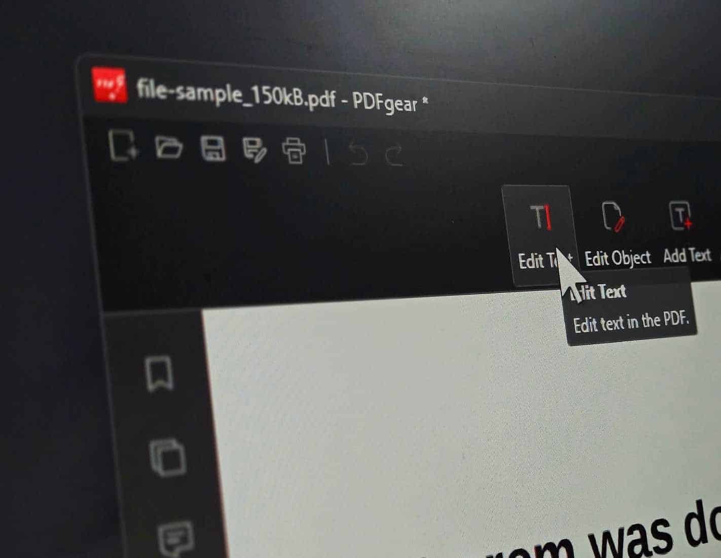 PDFgear 應用程式已在 BENQ 螢幕上開啟。