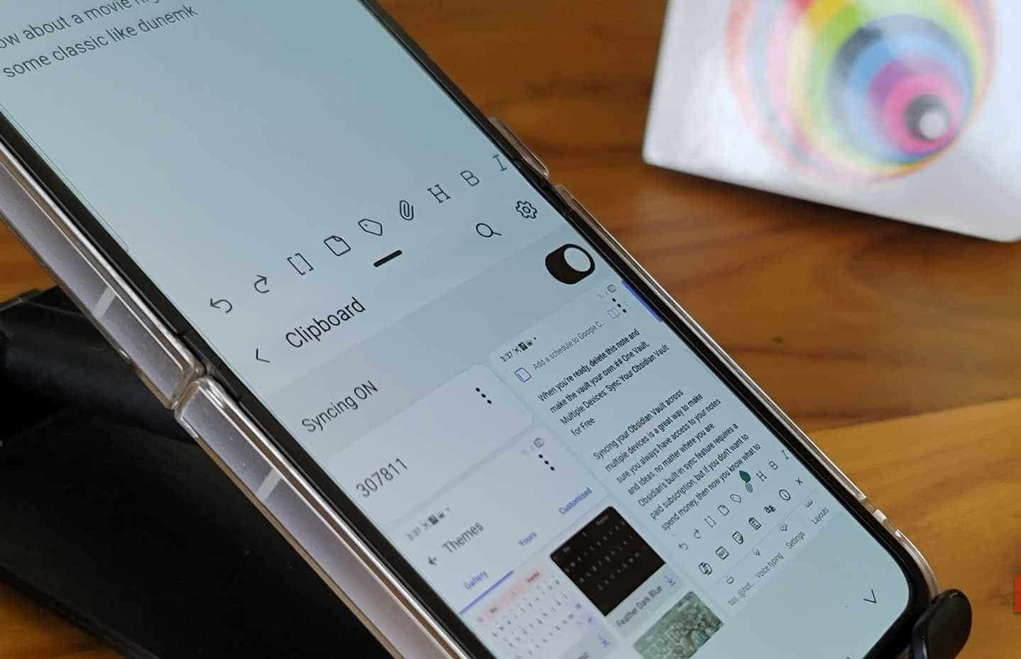 在 Galaxy Z Flip 6 中開啟 SwiftKey 剪貼簿